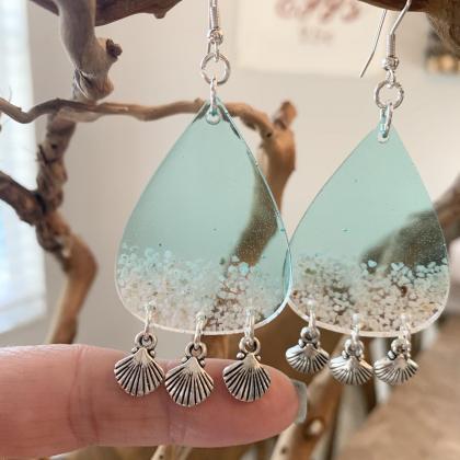 Resin jewelry,beach earrings,shells..