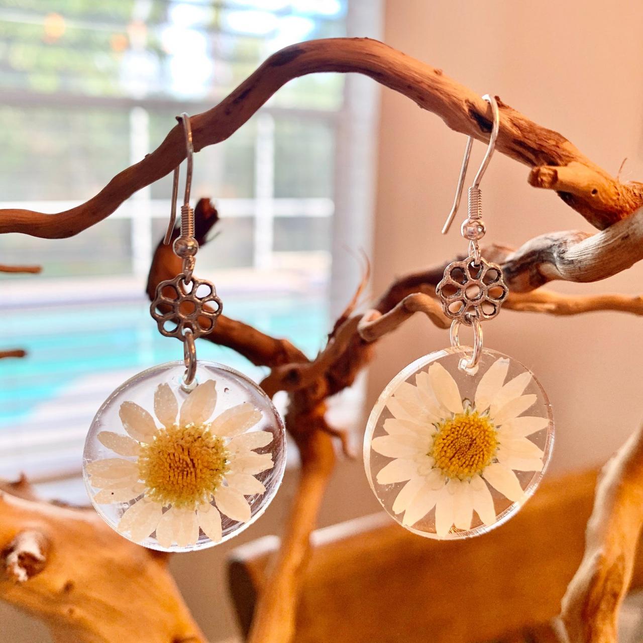 Resin Pressed Daisy Flower Earrings,real Flower Earrings,graduation Gift,jewelry For Women,nature,resin Art,handmade,minimalist Jewelry,summer