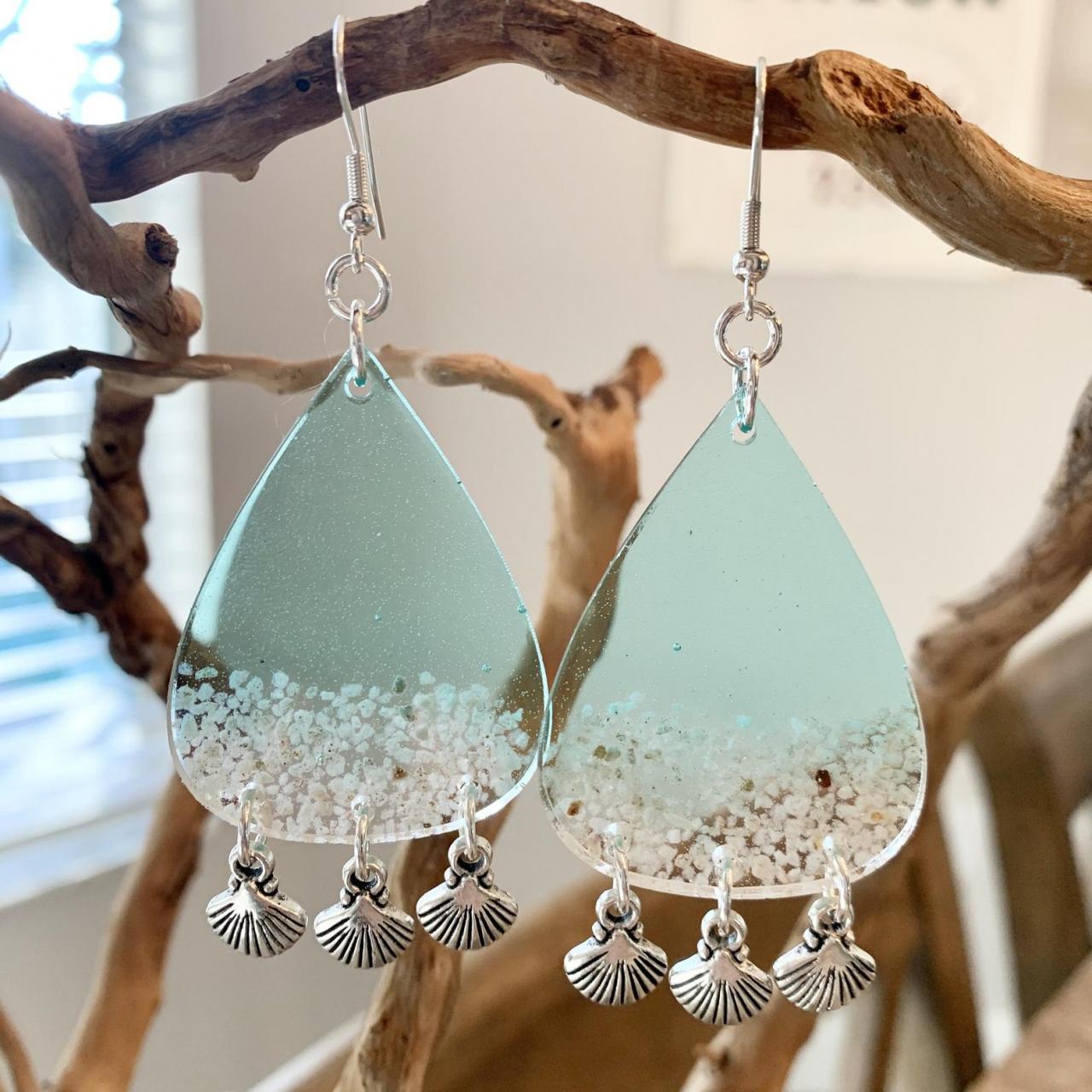 Resin jewelry,beach earrings,shells,ocean,wave,tropical,vacation jewelry,special occasion gift,birthday,cruise jewelry,lightweight jewelry