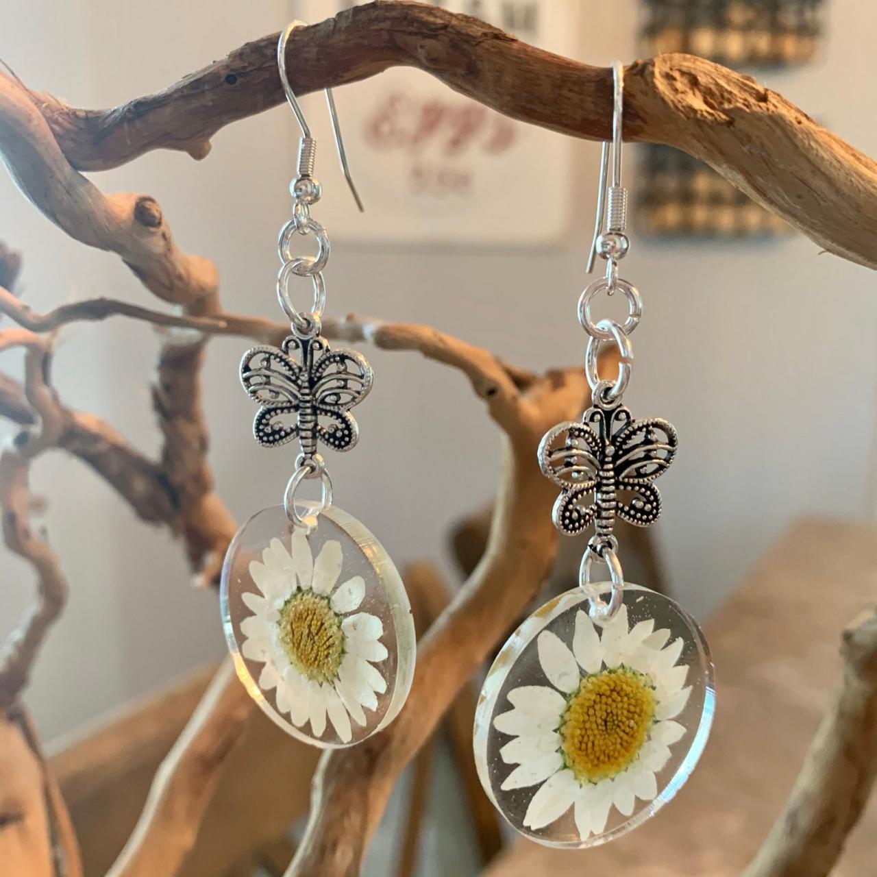 Resin Daisy Flower Earrings With Butterfly Charm, Pressed Dried Flower Earrings, Jewelry For Women