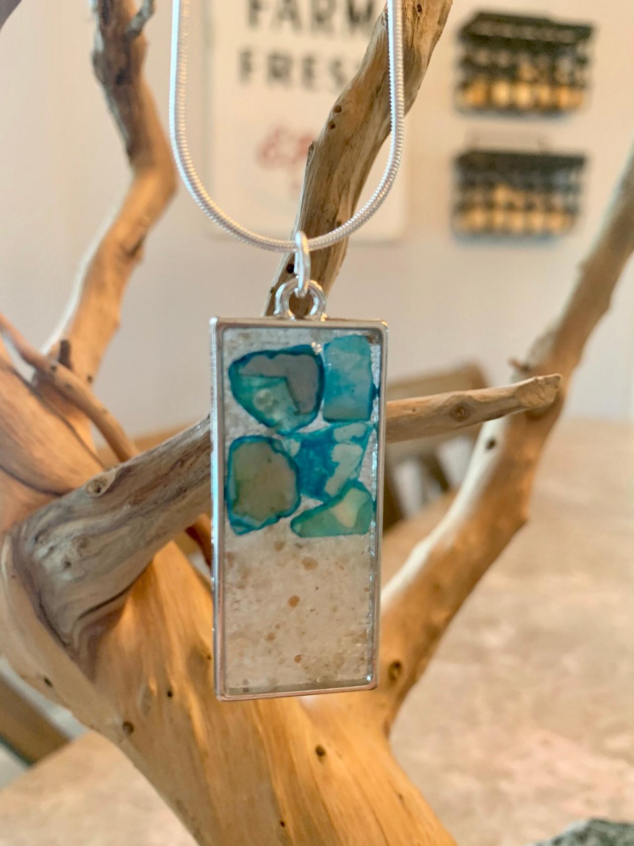 Resin art necklace,beach pendant,heart jewelry,shell jewelry,jewelry for women,beach jewelry,shell and sand necklace,gift, special occasion