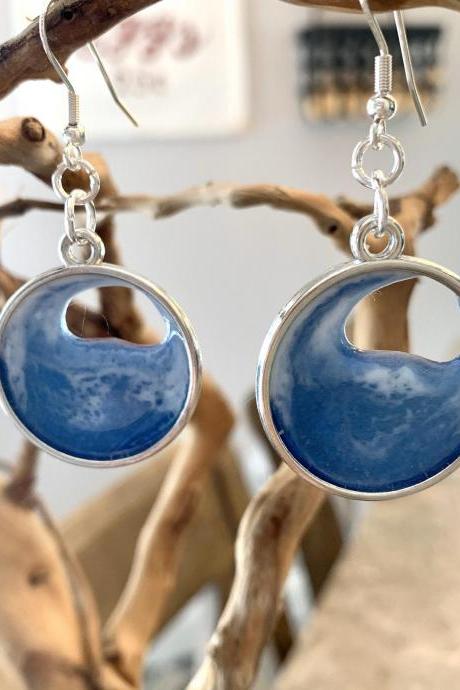 Resin art earrings,sea turtle jewelry,ocean lover gift,beach jewelry,Mother’s Day gift,nature gift, vacation jewelry,summer jewelry